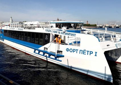 روسيا تشغّل سفن نقل مدني من جيل جديد في بطرسبورغ