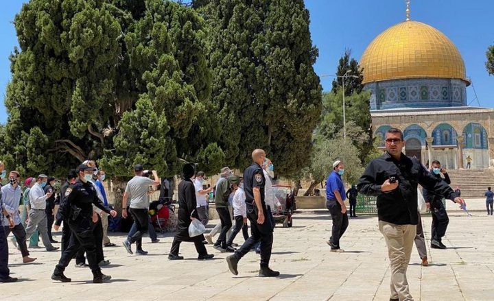 مستوطنون يقتحمون المسجد الأقصى من باب المغاربة