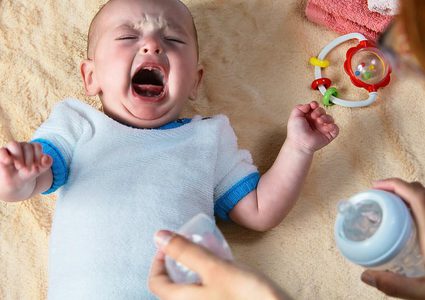 مواطن يشتكي من نقص الحليب النباتي وغياب دور وزارة الصحة