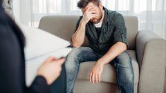 الاخصائي أبو الكباش ينصح بعدم التأخر في طلب خدمة العلاج النفسي