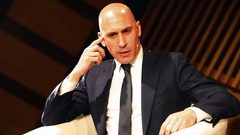 الفيفا يفتح تحقيقا مع روبياليس بسبب قبلة المونديال