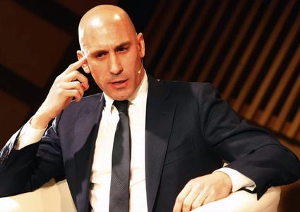 الفيفا يفتح تحقيقا مع روبياليس بسبب قبلة المونديال