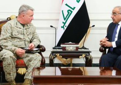 قائد المركزية الأميركية يبحث مع رئيس وزراء العراق المخاوف الأمنية المشتركة