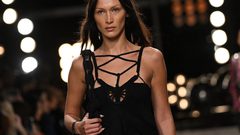 بن غفير يهاجم عارضة الأزياء العالمية بيلا حديد