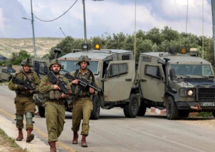 الاحتلال يعتقل مواطنين من عقربا ويداهم منازل في قبلان