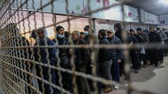 خلافات إسرائيلية حول عدد تصاريح عمال غزة