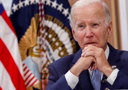 مساعد: حملة بايدن الانتخابية لن تركز على مشاكل ترامب القانونية