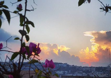 راصد جوي: الأجواء غداً الثلاثاء أقرب للخريفية