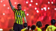 إصابة بنزيمة تؤرق بال الاتحاد قبل كلاسيكو الهلال