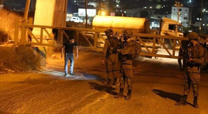 قوات الاحتلال تغلق مدخلي مدينة أريحا الشمالي والجنوبي بحواجز عسكرية