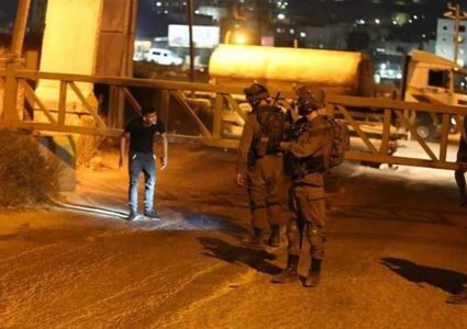 قوات الاحتلال تغلق مدخلي مدينة أريحا الشمالي والجنوبي بحواجز عسكرية