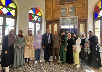 افتتاح معرض للخزف والسراميك في الخليل