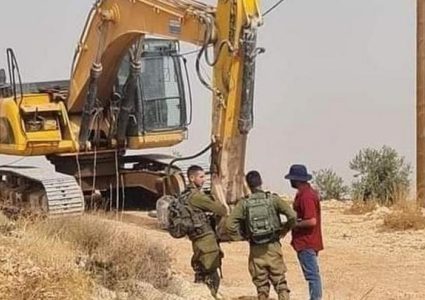 الاحتلال يستولي على جرافة في بديا غرب سلفيت