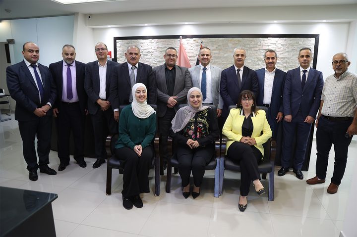 المجلس الاستشاري لكلية الاعمال في جامعة النجاح يناقش آلية تطوير الخطط الدراسية