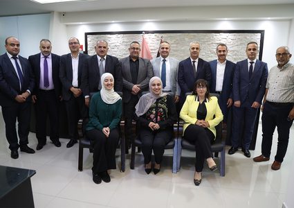 المجلس الاستشاري لكلية الاعمال في جامعة النجاح يناقش آلية تطوير الخطط الدراسية