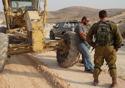 الاحتلال يستولي على جرافة في قراوة بني حسان غرب سلفيت