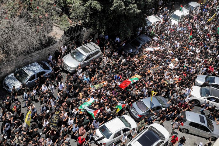 جماهير نابلس تشيع جثمان الشهيد عايد القني