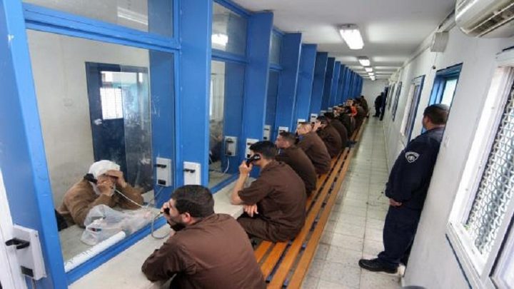 الصليب الأحمر: المعتقلون الفلسطينيون أشخاص محميون ولهم الحق في التواصل مع أسرهم