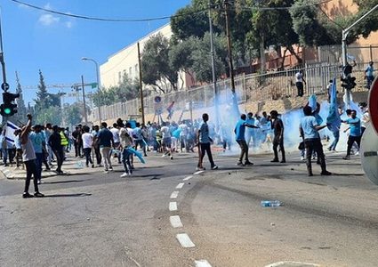 إصابة 11 إريتريا في مواجهات مع شرطة الاحتلال في تل أبيب