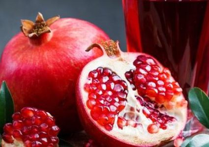خبراء التغذية ينصحون بإدراج فاكهة الرمان ضمن الوجبات اليومية