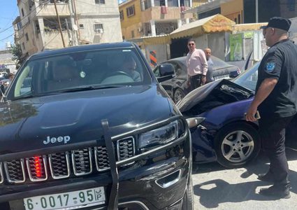 إرزيقات: حادث سير بين مركبة غير قانونية وآخرى مرافقة لموكب رئيس الوزاء