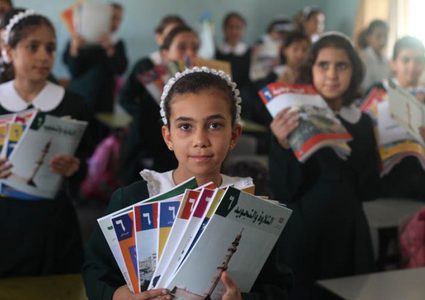 التربية : انتهاء أزمة الكتب الدراسية وتوزيعها غدًا