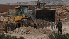 الاحتلال يستولي على جرافة في تقوع جنوب شرق بيت لحم