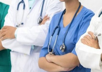 الأطباء يواصلون إضرابهم الجزئي ويطالبون بمحاسبة مسؤول في وزارة الصحة