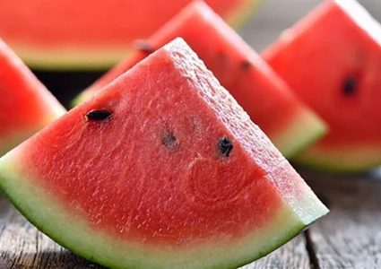 ثمانية أسباب لتناول البطيخ
