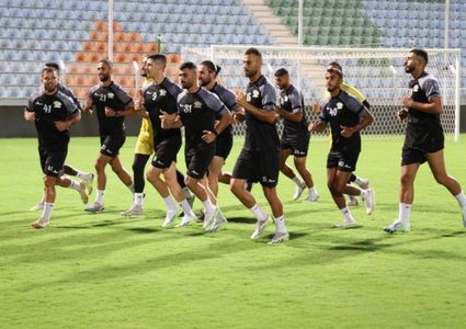 المنتخب الوطني يصل مسقط ويجري حصته التدريبية الأولى تحضيرا لمواجهة عُمان