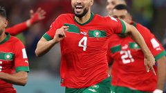 الكشف عن رقم قميص أمرابط مع مانشستر يونايتد