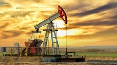 أسعار النفط تصل أعلى مستوى في نحو عام بعد قرار السعودية وروسيا