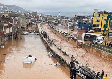 ارتفاع عدد ضحايا الفيضانات في تركيا إلى خمسة