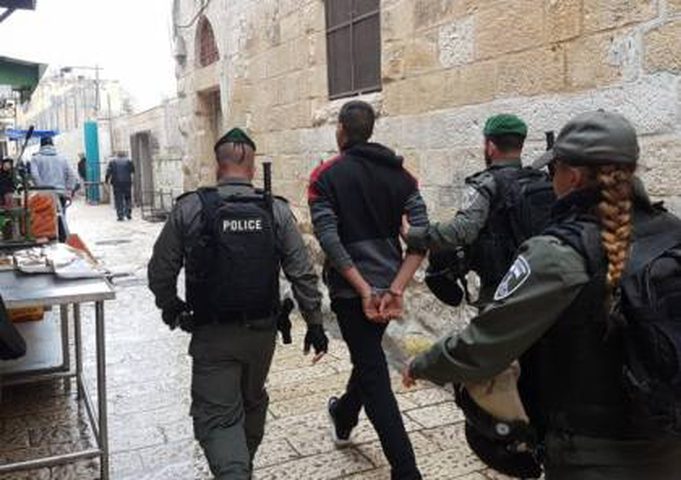 قوات الاحتلال تعتقل طفلين من العيسوية بالقدس المحتلة