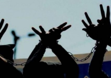 ثلاثة معتقلين يواصلون الإضراب عن الطعام في سجون الاحتلال