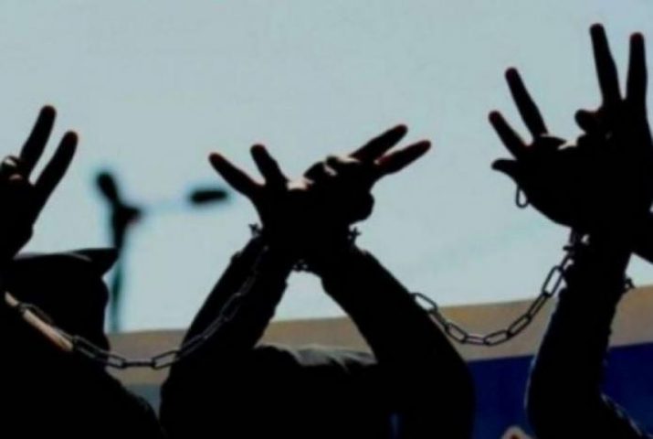 ثلاثة معتقلين يواصلون الإضراب عن الطعام في سجون الاحتلال