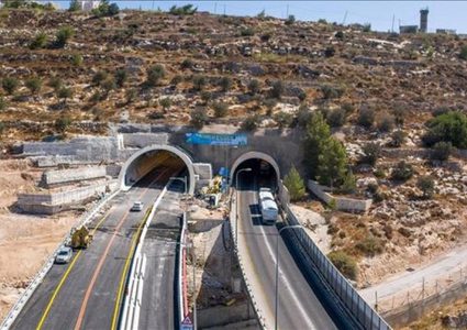 دولة الاحتلال : قرارات بتوسعة طرق بالضفة الغربية