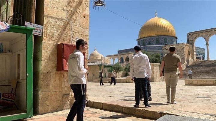 عشرات المستوطنين يقتحمون المسجد الاقصى