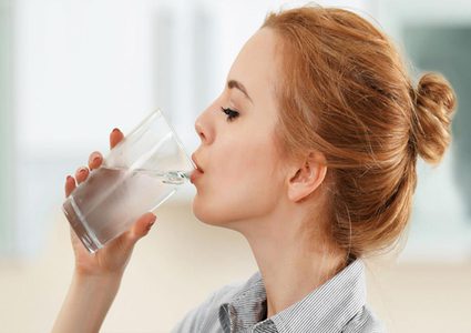 مخاطر عدم شرب كمية كافية من الماء يومياً