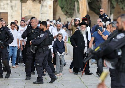 إصابة سيدة بنيران مستوطنين داخل المسجد الأقصى
