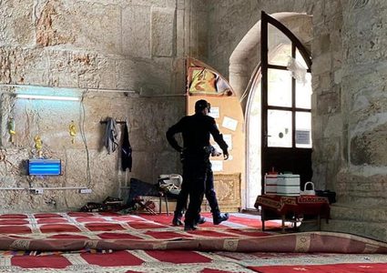 الاحتلال يقتحم مصلى باب الرحمة في المسجد الأقصى