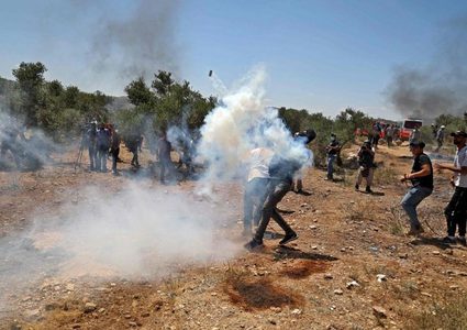 إصابات بالرصاص المعدني والاختناق جراء قمع الاحتلال مسيرة كفر قدوم