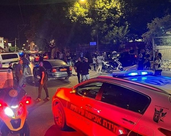 3 مصابين أحدهم بجروح حرجة في جريمة إطلاق نار في تل السبع بأراضي الـ48