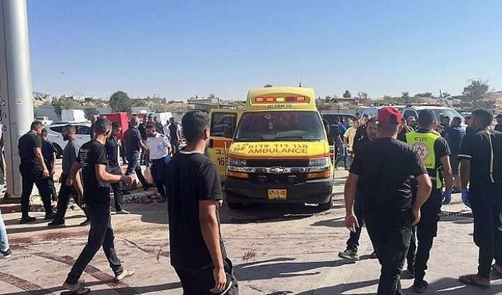مقتل شاب وإصابة آخرين في جريمتي إطلاق نار ببلدة تل السبع في النقب