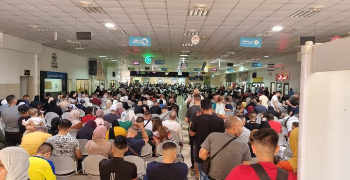 42 ألف مسافر تنقلوا عبر معبر الكرامة الاسبوع الماضي وتوقيف 98 مطلوباً