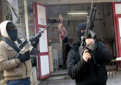 اطلاق نار على مركز شرطة في الخليل من قبل مجهولين