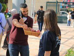 أجواء من فرح طلبة جامعة النجاح الوطنية في اليوم الاول لبدء العام الدراسي