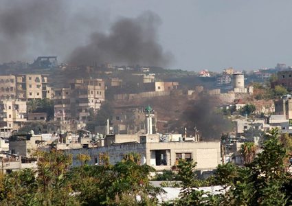 اشتباكات محدودة في "عين الحلوة" قبل اجتماع لبحث التهدئة