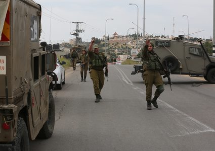 الاحتلال يغلق مداخل قرى شرق يطا جنوب الخليل