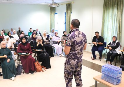 جامعة النجاح تفتتح دورة اسعافات أولية بالتعاون مع الدفاع المدني